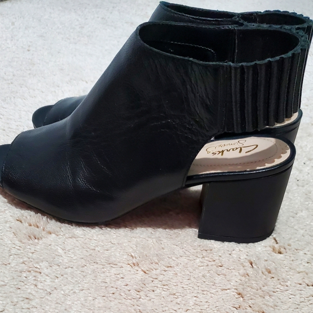 Clark's Real Leather - Sandal  OPEN SLINGBACK BOOTIE